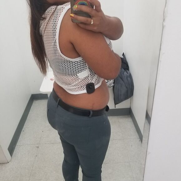 crop top  - Picture 11 of 16